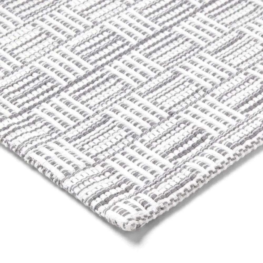 Threshold Gray and White Grid Bath Mats